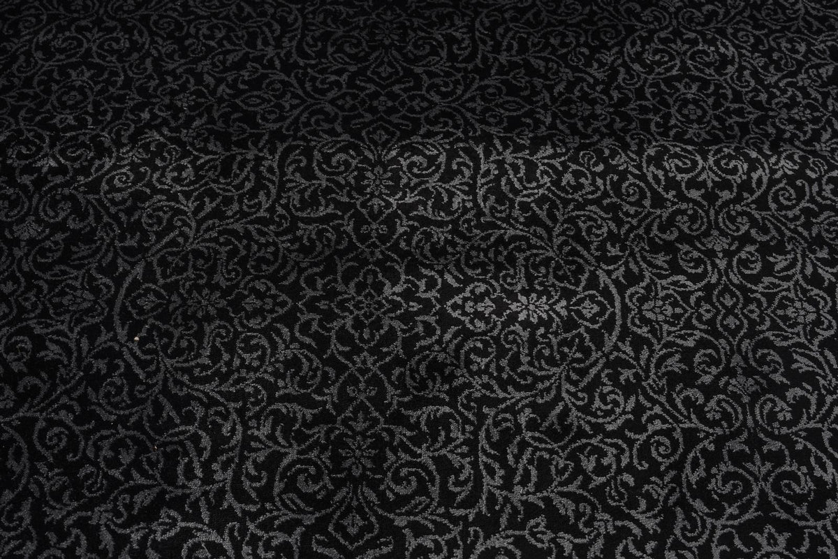 6x8 Black and Ivory Turkish Antep Rug
