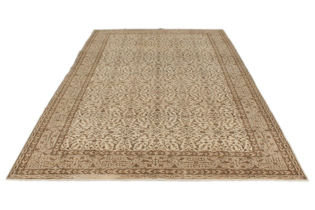 6x9 Ivory and Brown Turkish Traditional Rug