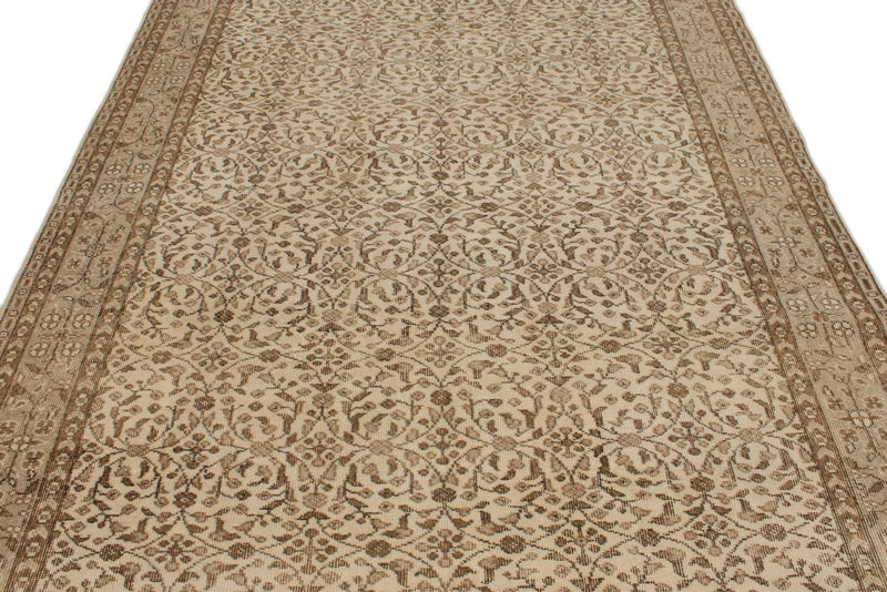 6x9 Ivory and Brown Turkish Traditional Rug
