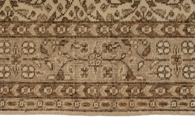 6x9 Ivory and Brown Turkish Traditional Rug