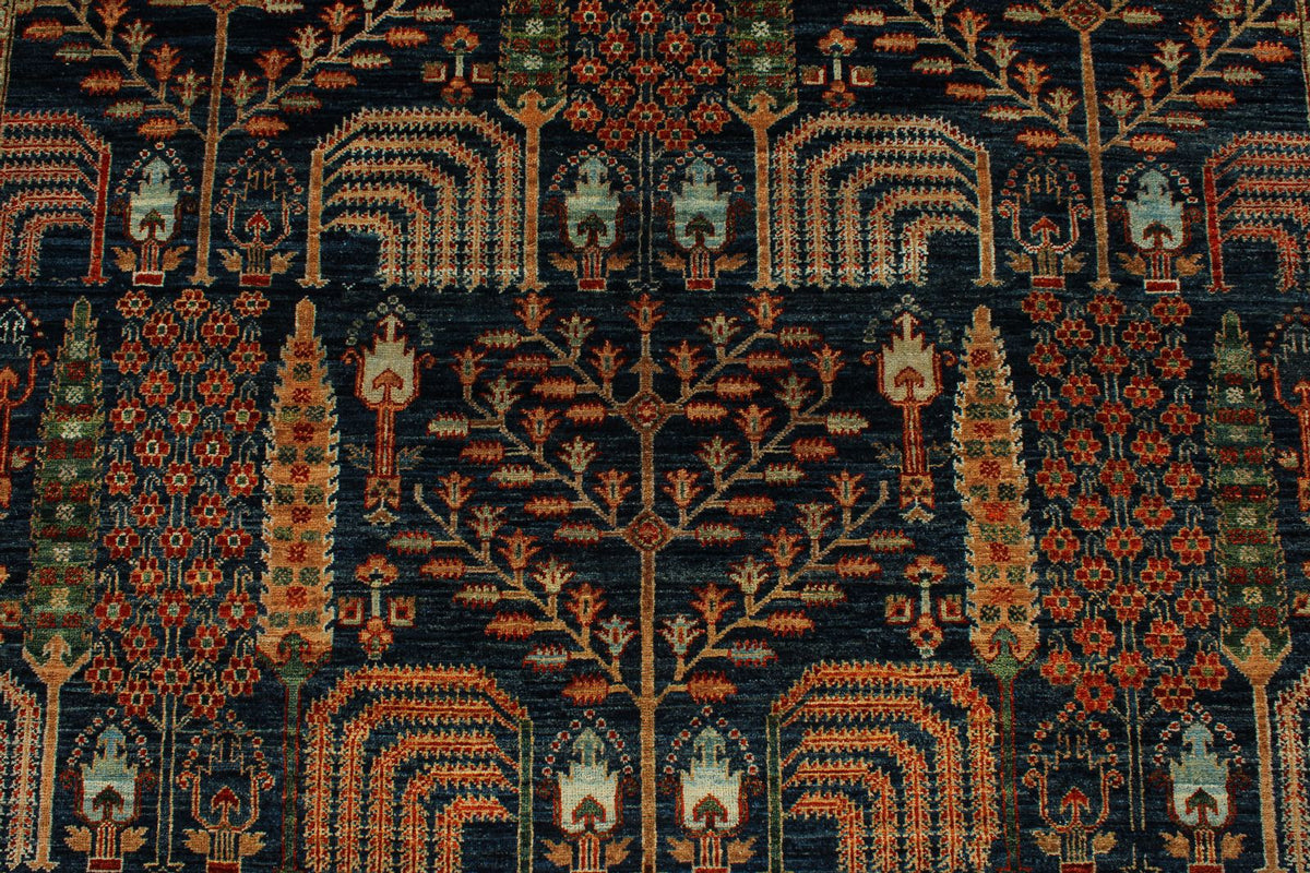 6x9 Navy and Rust Traditional Rug