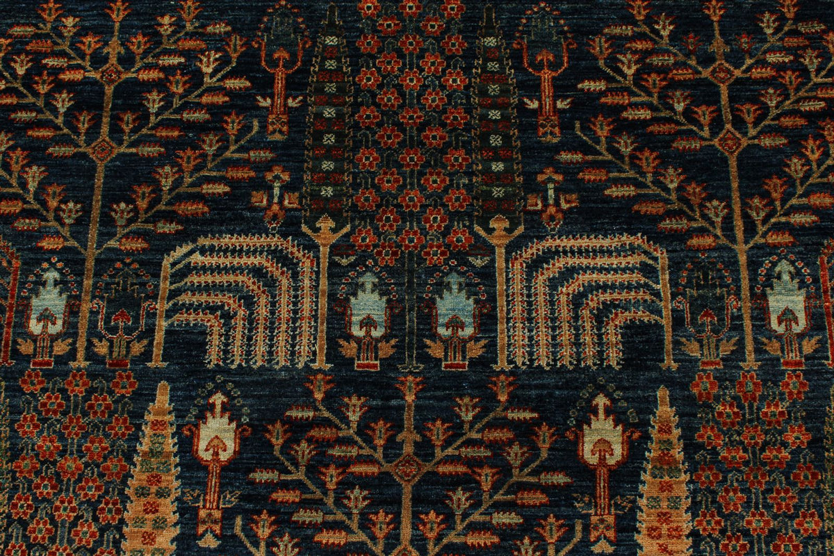 6x9 Navy and Rust Traditional Rug