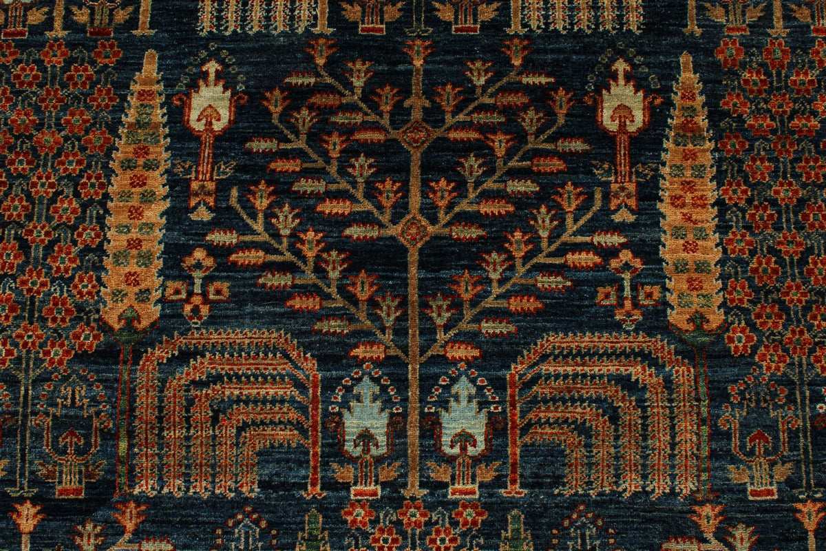 6x9 Navy and Rust Traditional Rug