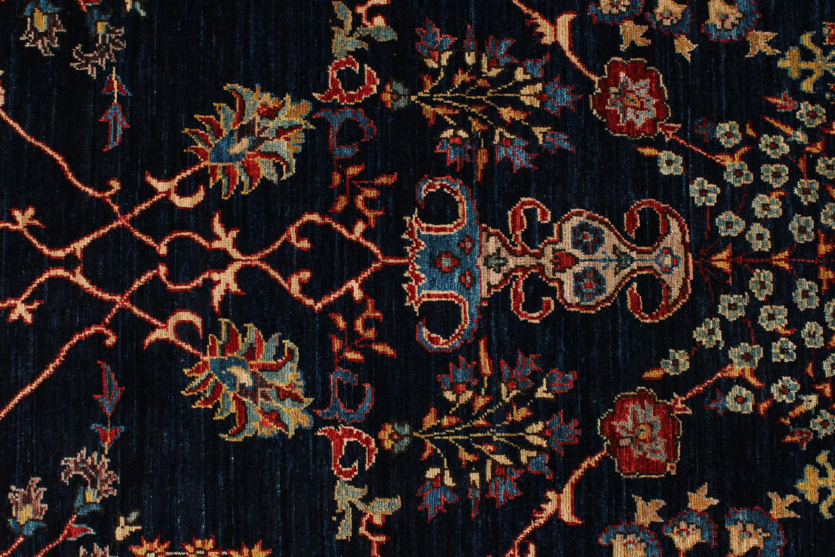 6x9 Navy and Multicolor Traditional Rug