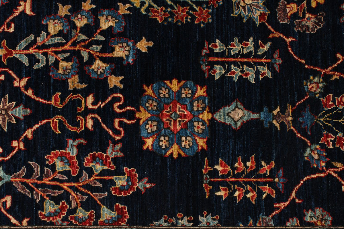 6x9 Navy and Multicolor Traditional Rug