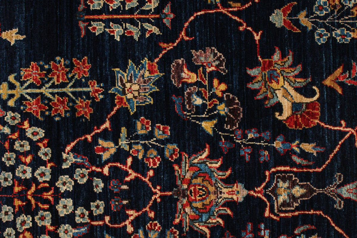 6x9 Navy and Multicolor Traditional Rug