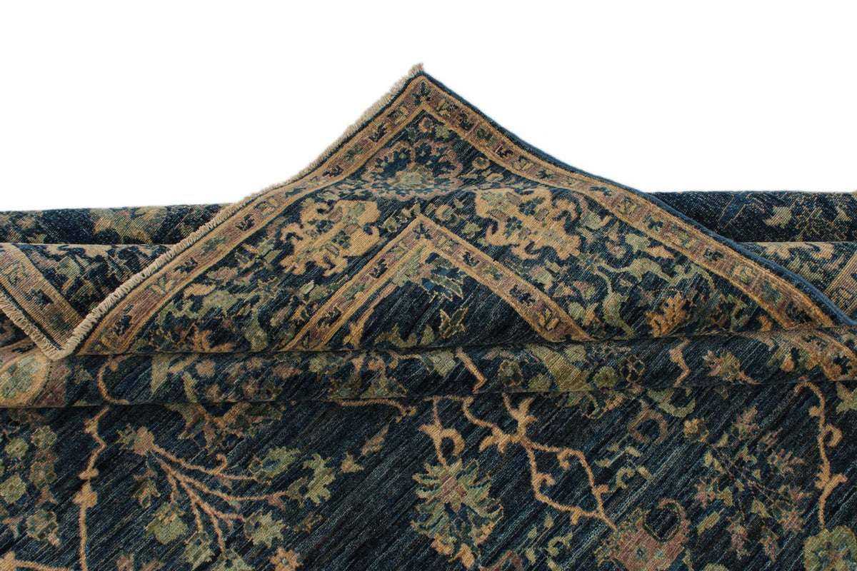 6x9 Blue and Ivory Traditional Rug