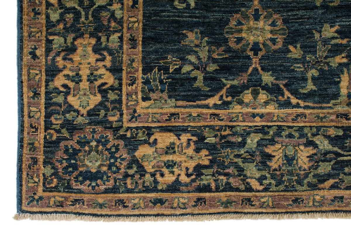 6x9 Blue and Ivory Traditional Rug