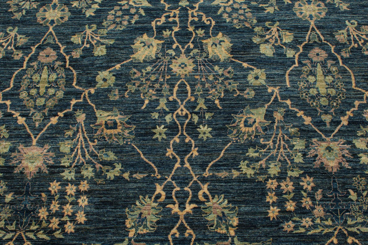 6x9 Blue and Ivory Traditional Rug