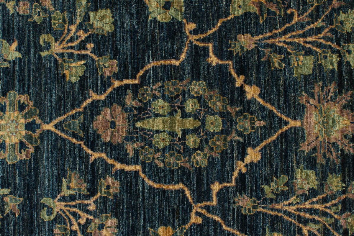 6x9 Blue and Ivory Traditional Rug