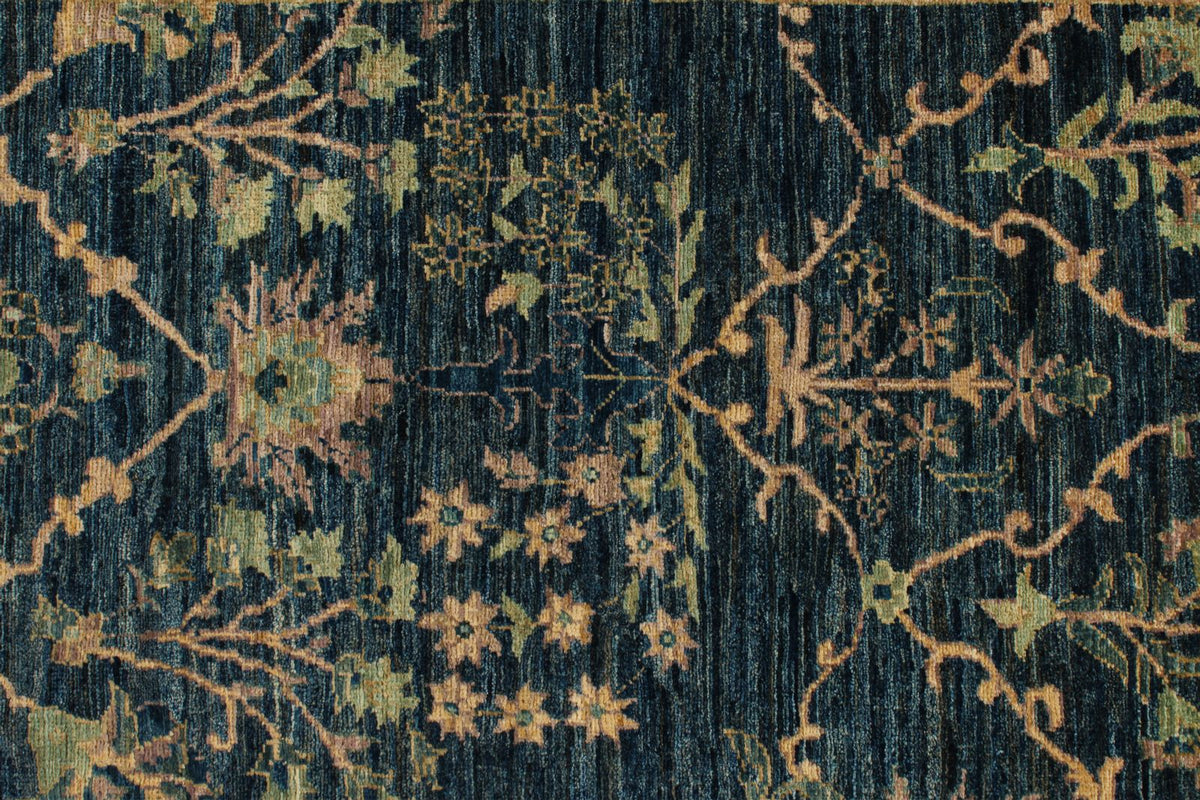 6x9 Blue and Ivory Traditional Rug
