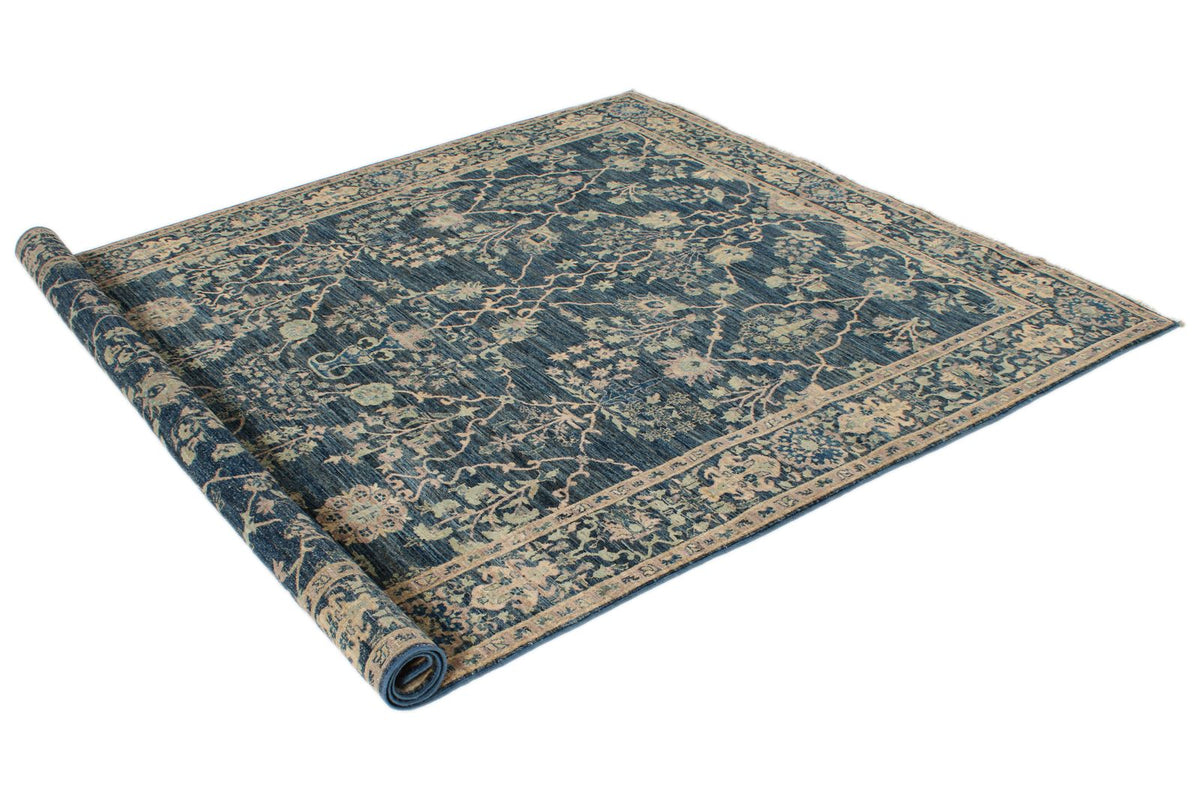 6x9 Blue and Ivory Traditional Rug