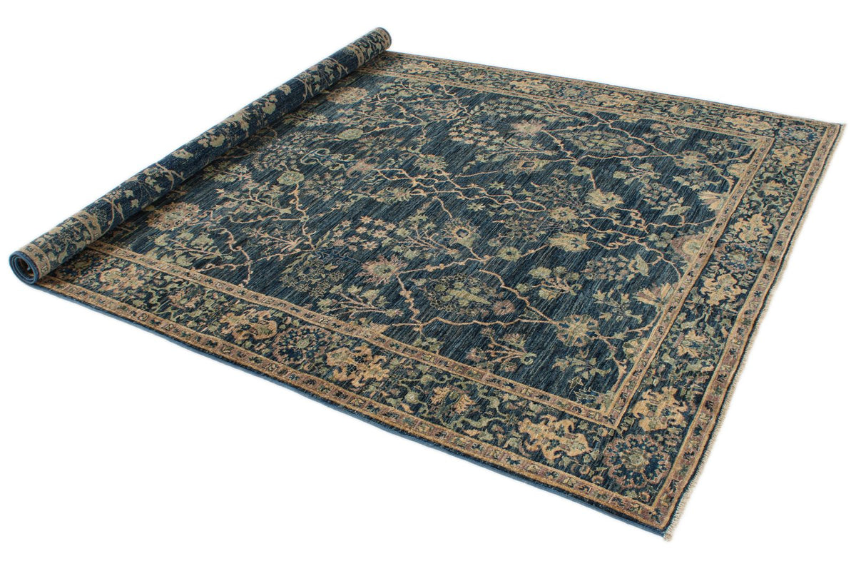 6x9 Blue and Ivory Traditional Rug