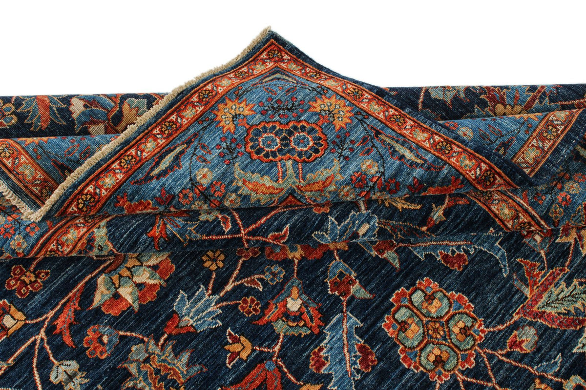 6x9 Navy and Blue Traditional Rug