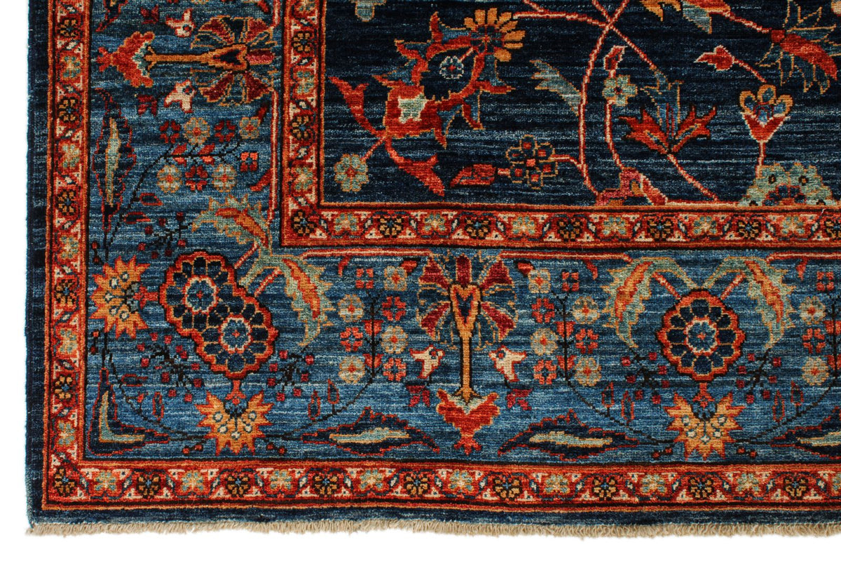 6x9 Navy and Blue Traditional Rug