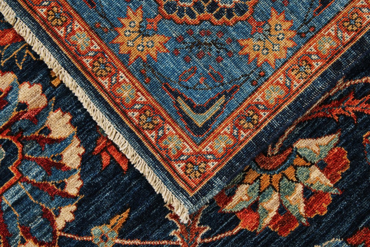 6x9 Navy and Blue Traditional Rug