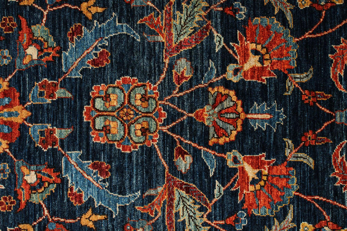 6x9 Navy and Blue Traditional Rug