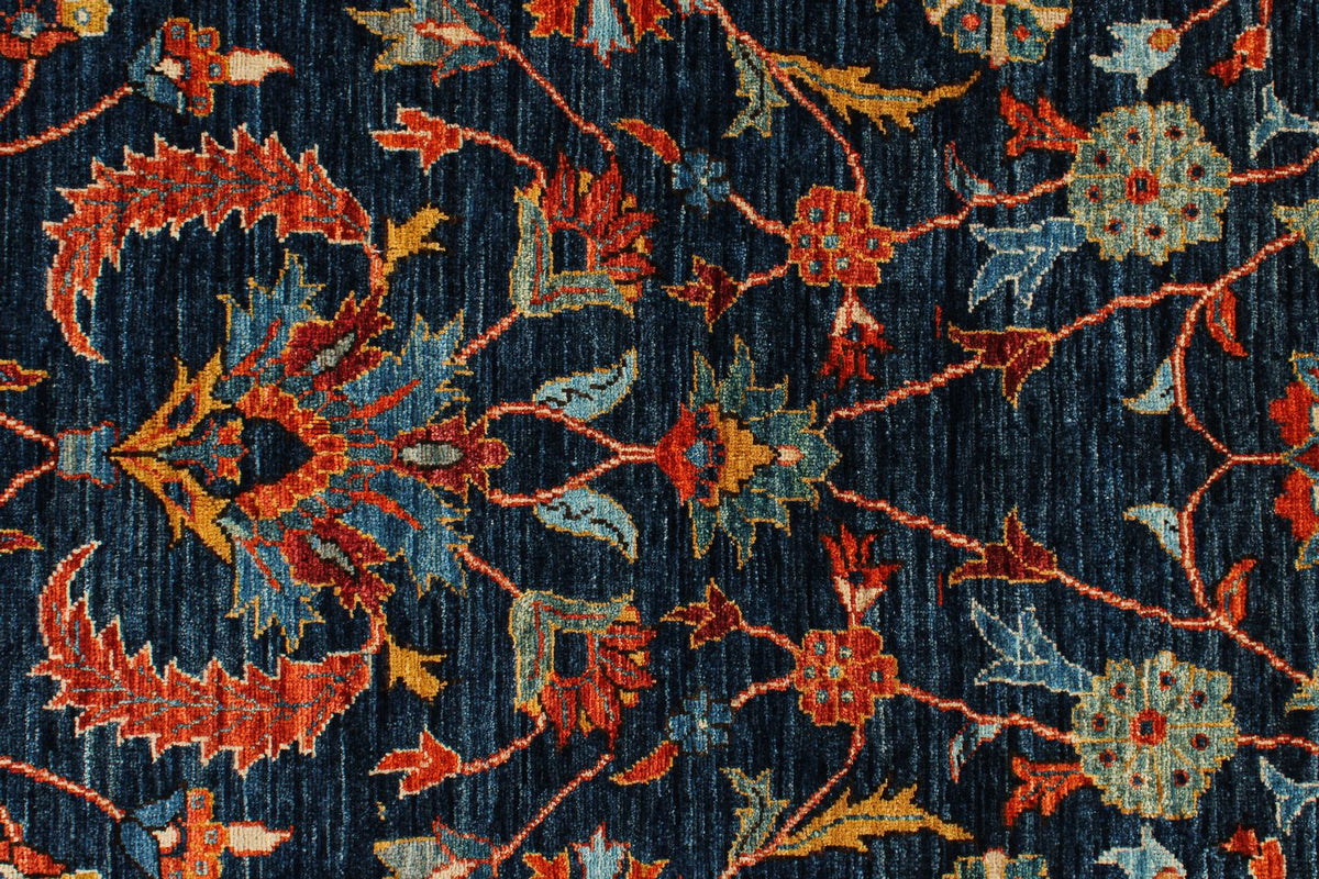 6x9 Navy and Blue Traditional Rug