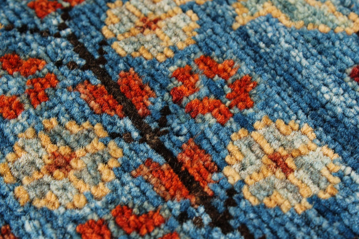 6x9 Navy and Blue Traditional Rug