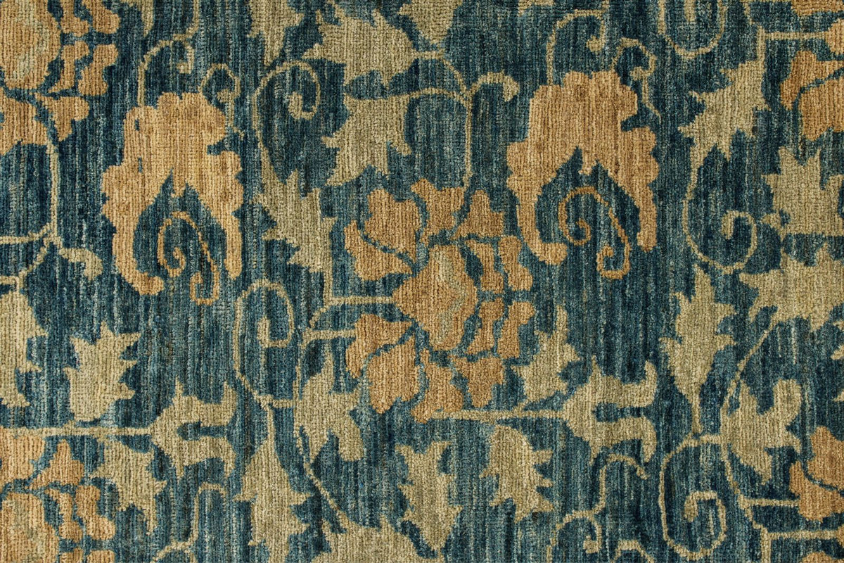5x7 Blue and Ivory Traditional Rug