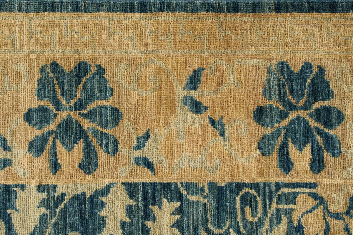5x7 Blue and Ivory Traditional Rug
