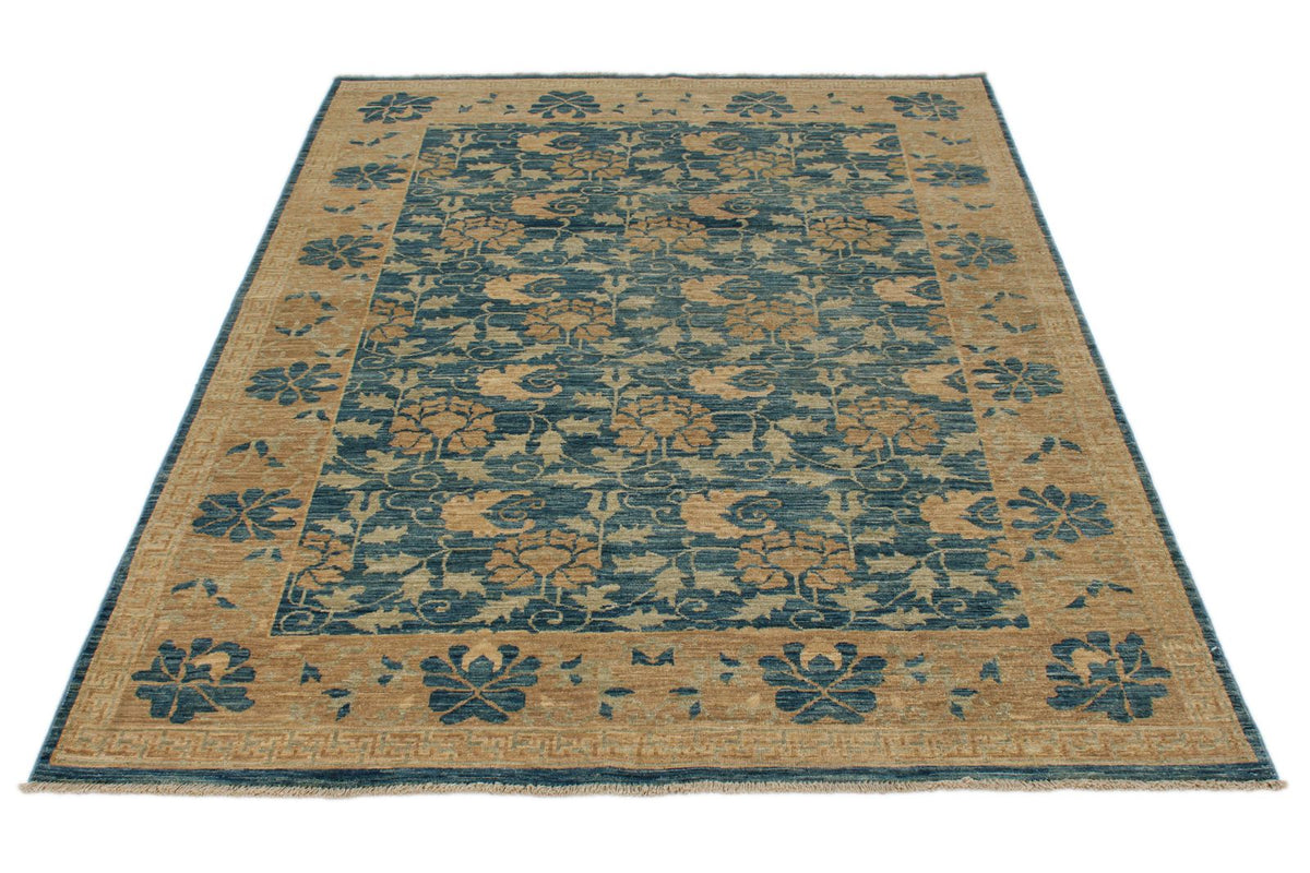5x7 Blue and Ivory Traditional Rug