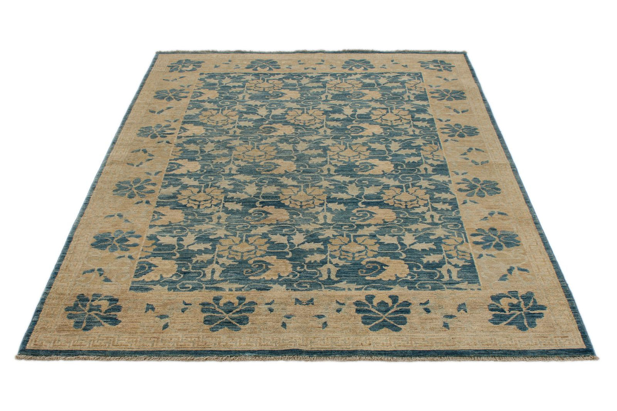 5x7 Blue and Ivory Traditional Rug