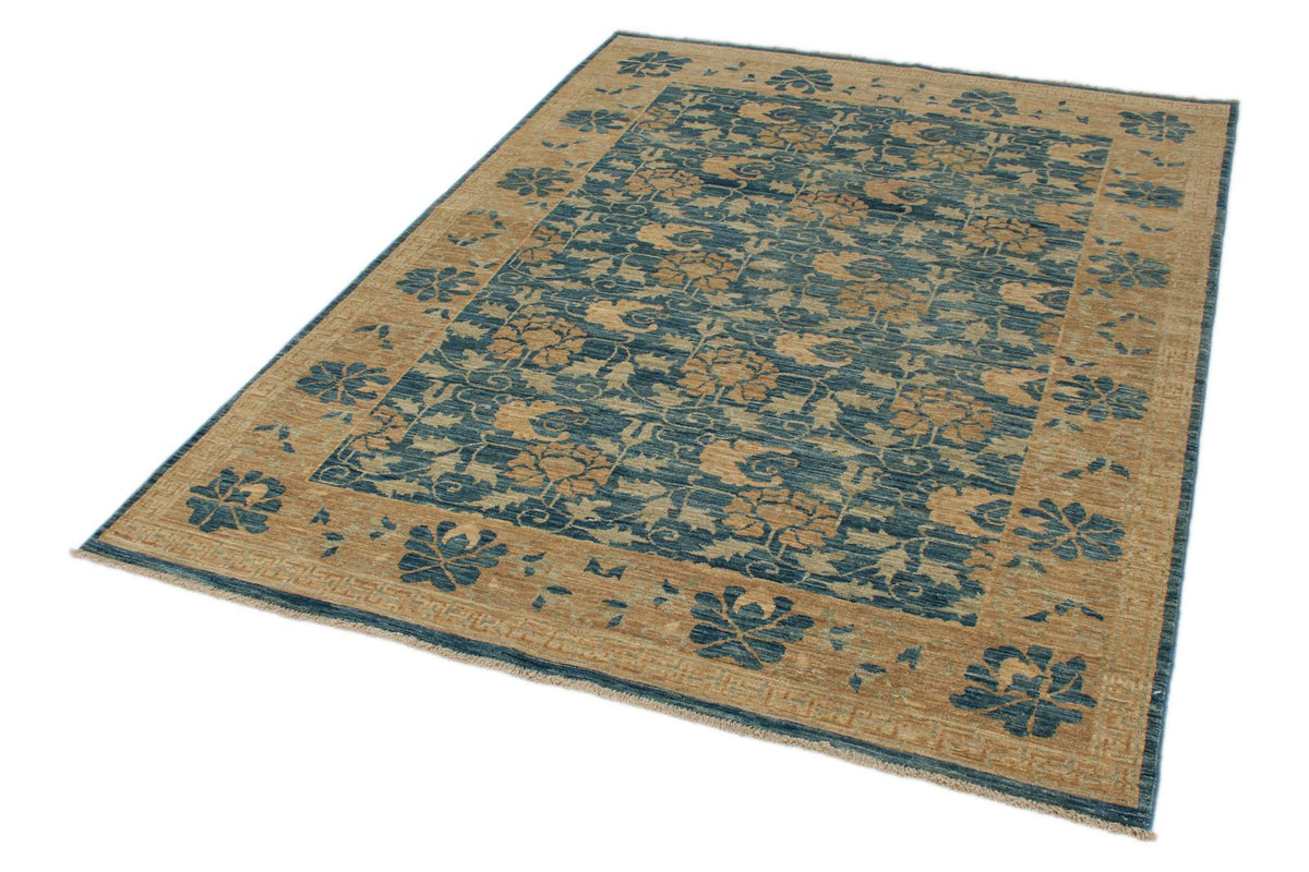 5x7 Blue and Ivory Traditional Rug