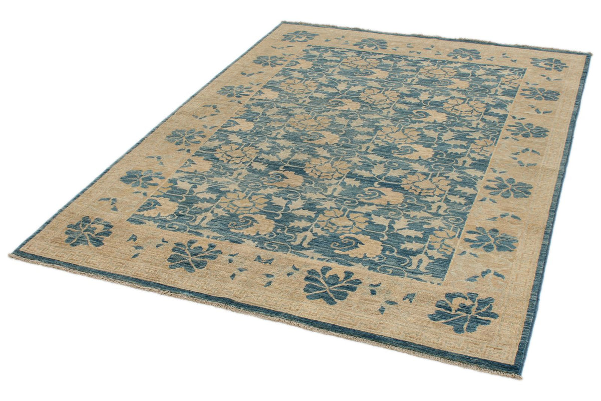 5x7 Blue and Ivory Traditional Rug