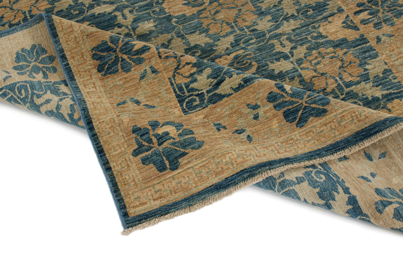 5x7 Blue and Ivory Traditional Rug