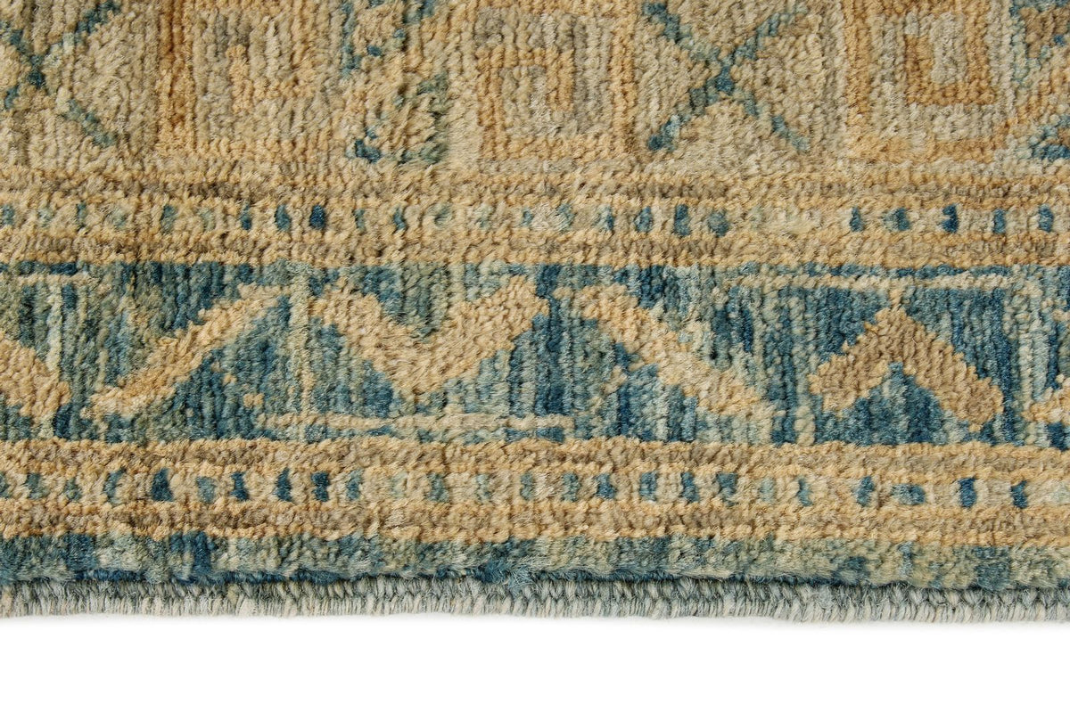 4x6 Blue and Ivory Traditional Rug