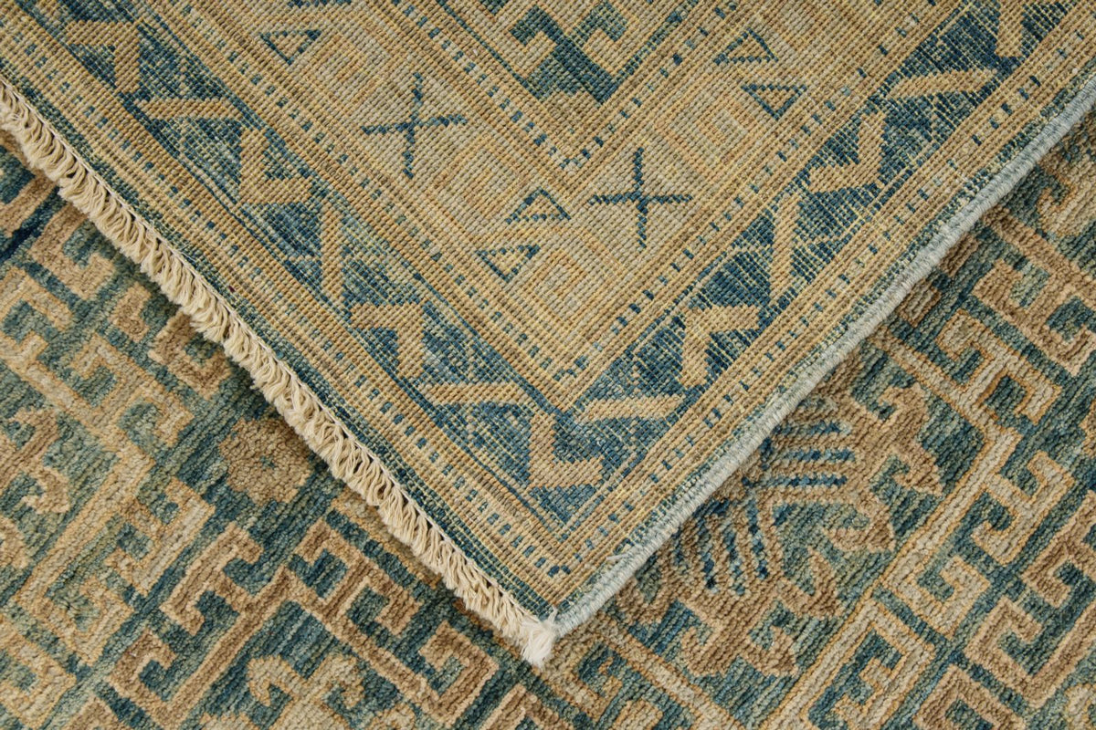 4x6 Blue and Ivory Traditional Rug