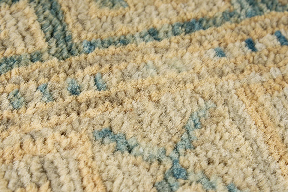 4x6 Blue and Ivory Traditional Rug