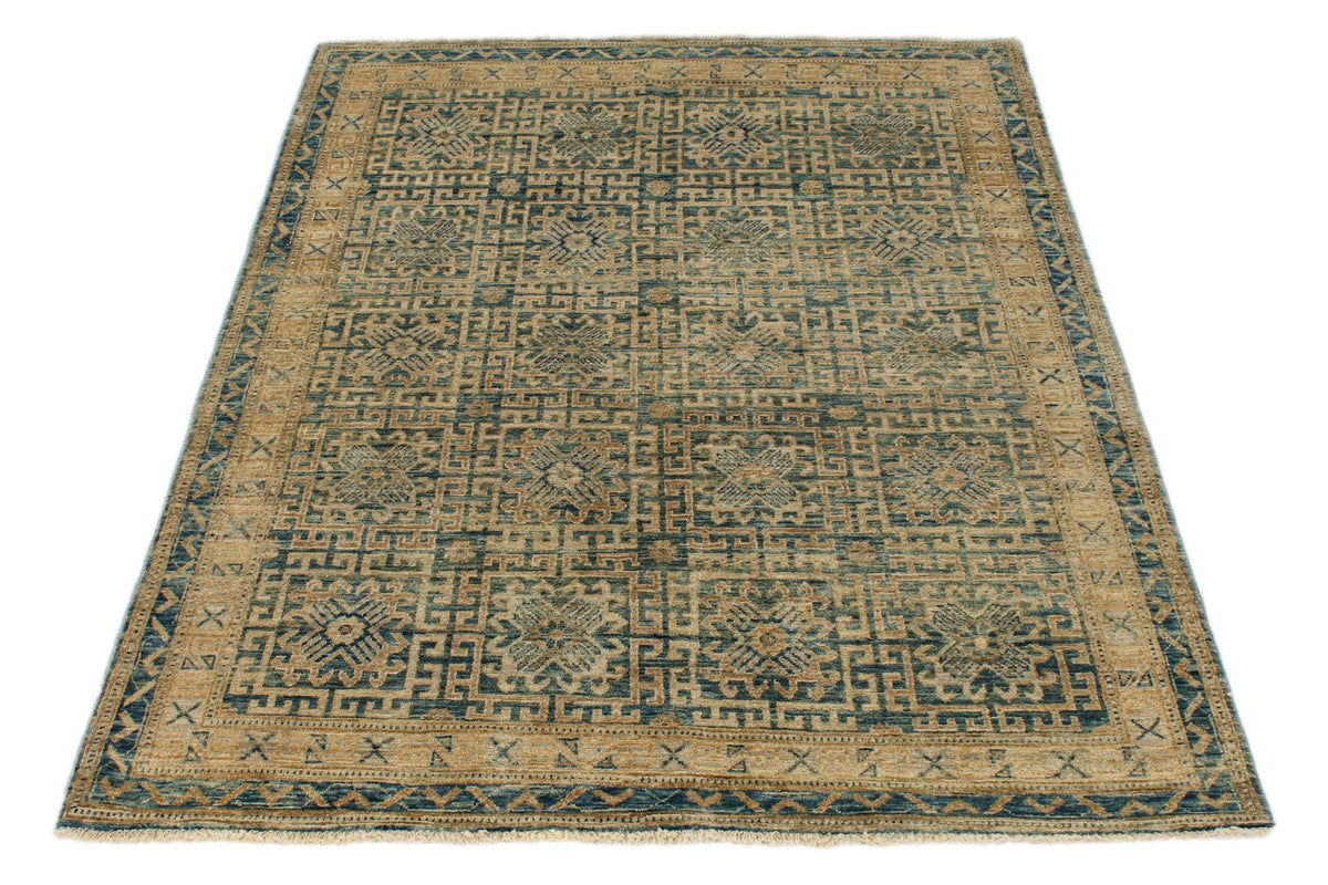 4x6 Blue and Ivory Traditional Rug