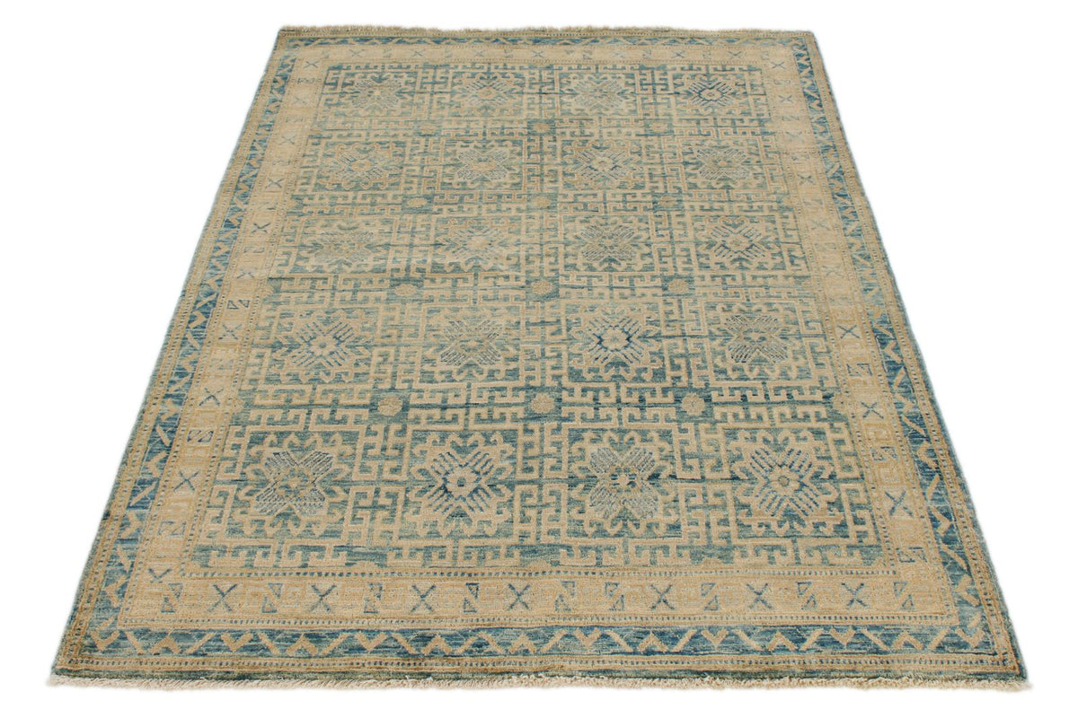 4x6 Blue and Ivory Traditional Rug