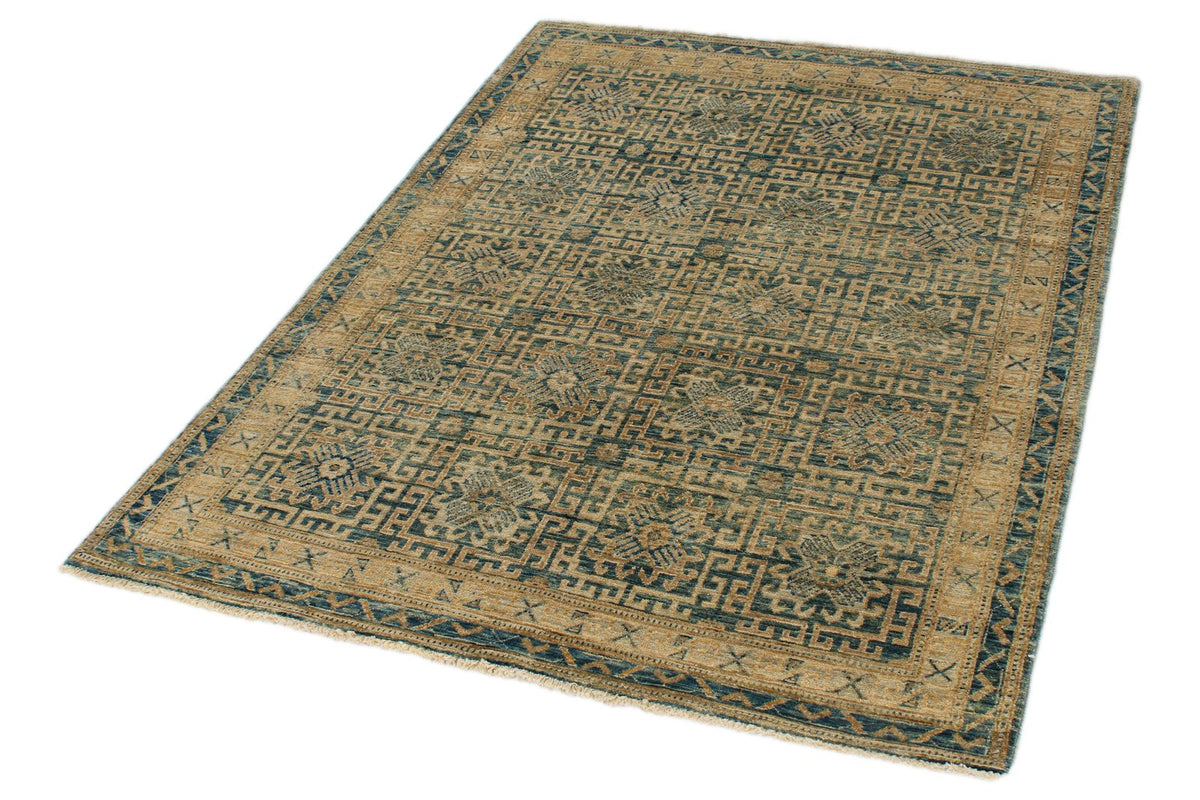 4x6 Blue and Ivory Traditional Rug