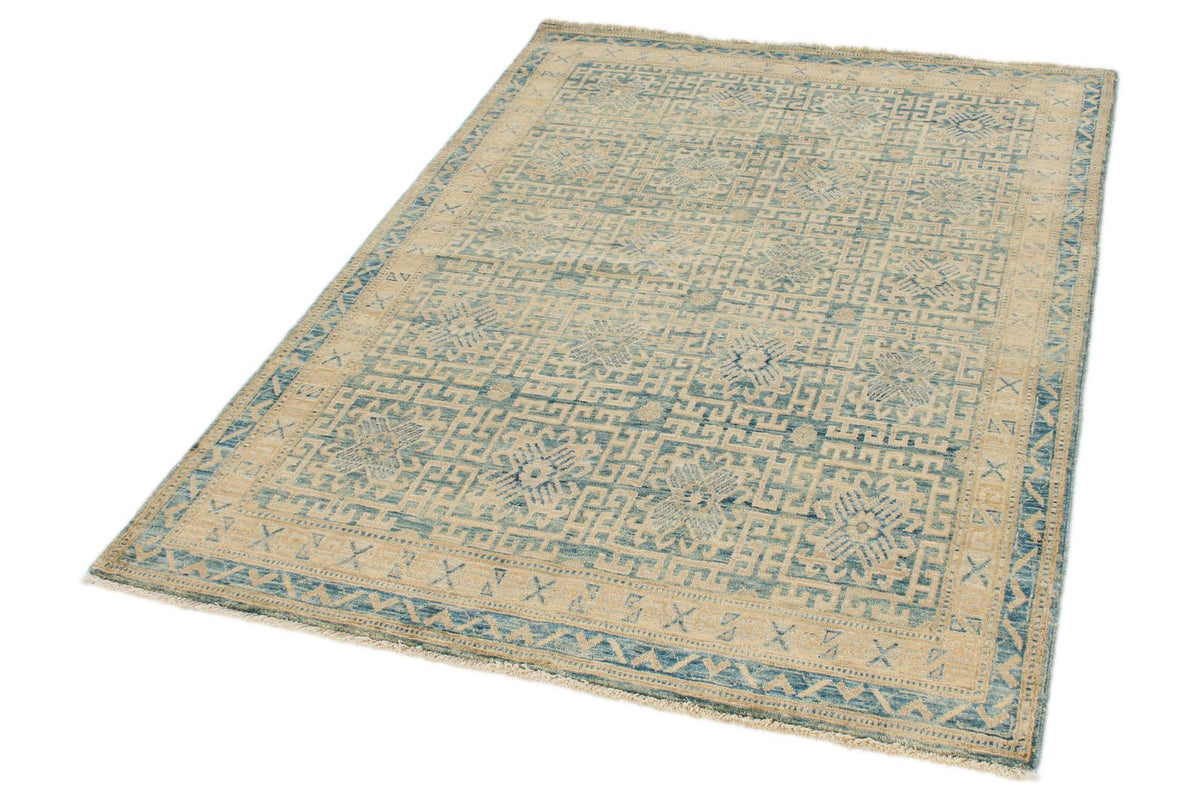4x6 Blue and Ivory Traditional Rug