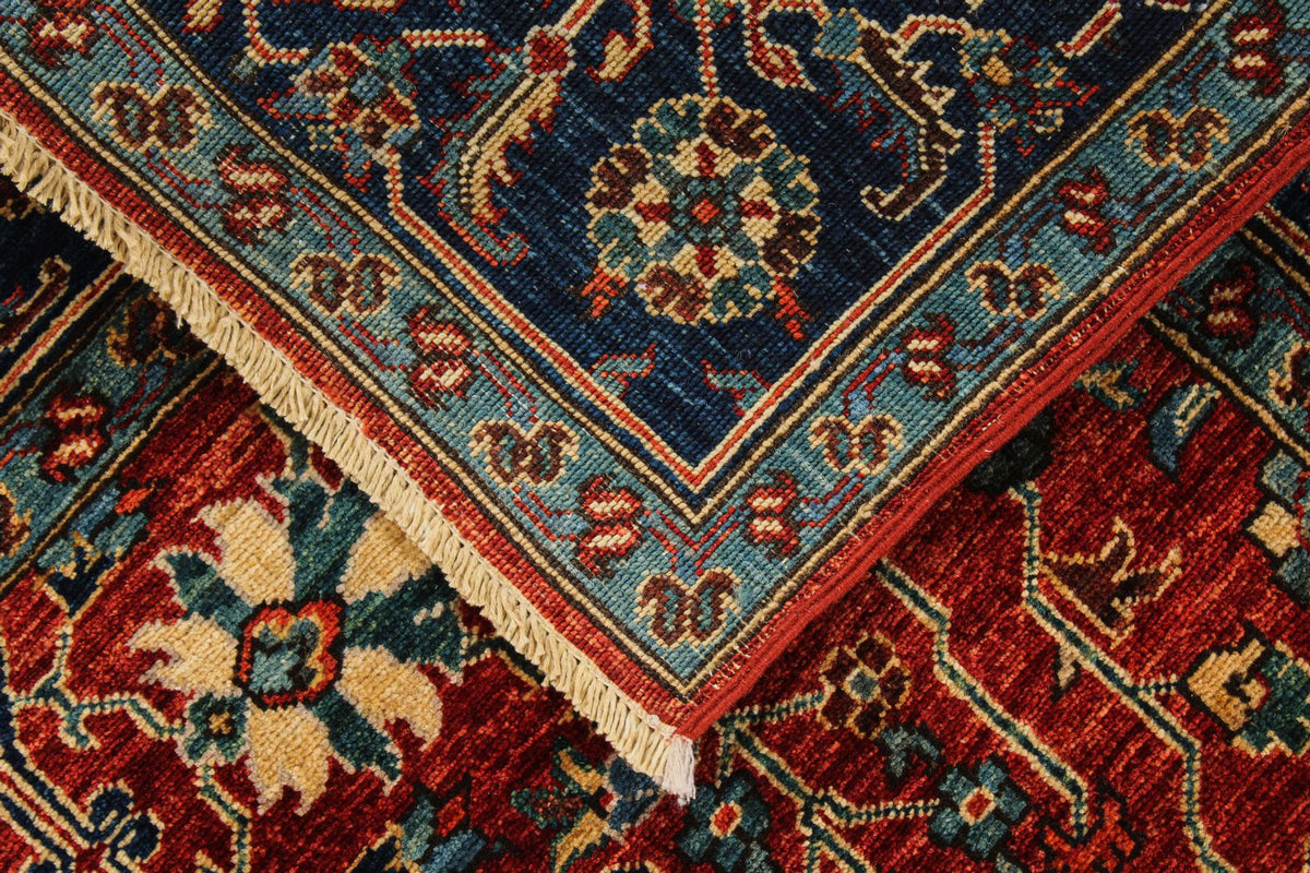 4x6 Red and Navy Traditional Rug