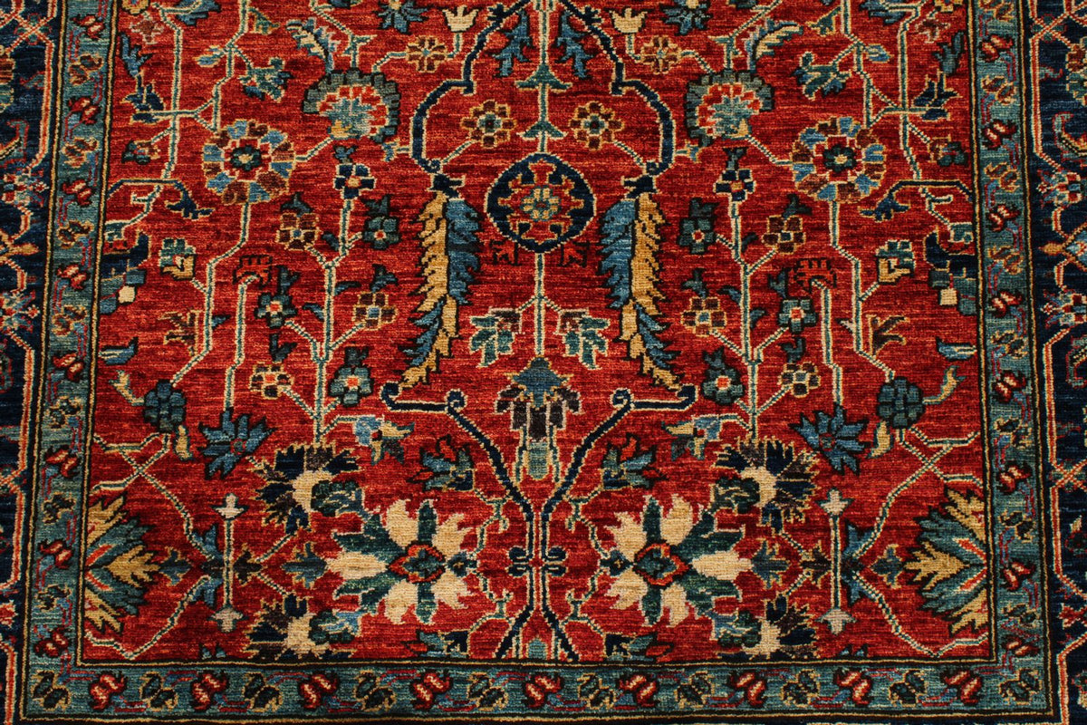 4x6 Red and Navy Traditional Rug