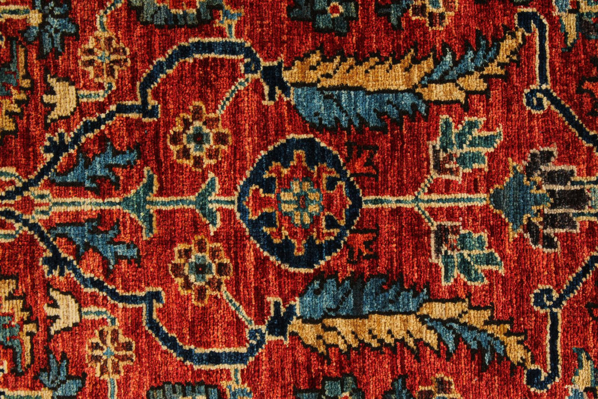 4x6 Red and Navy Traditional Rug
