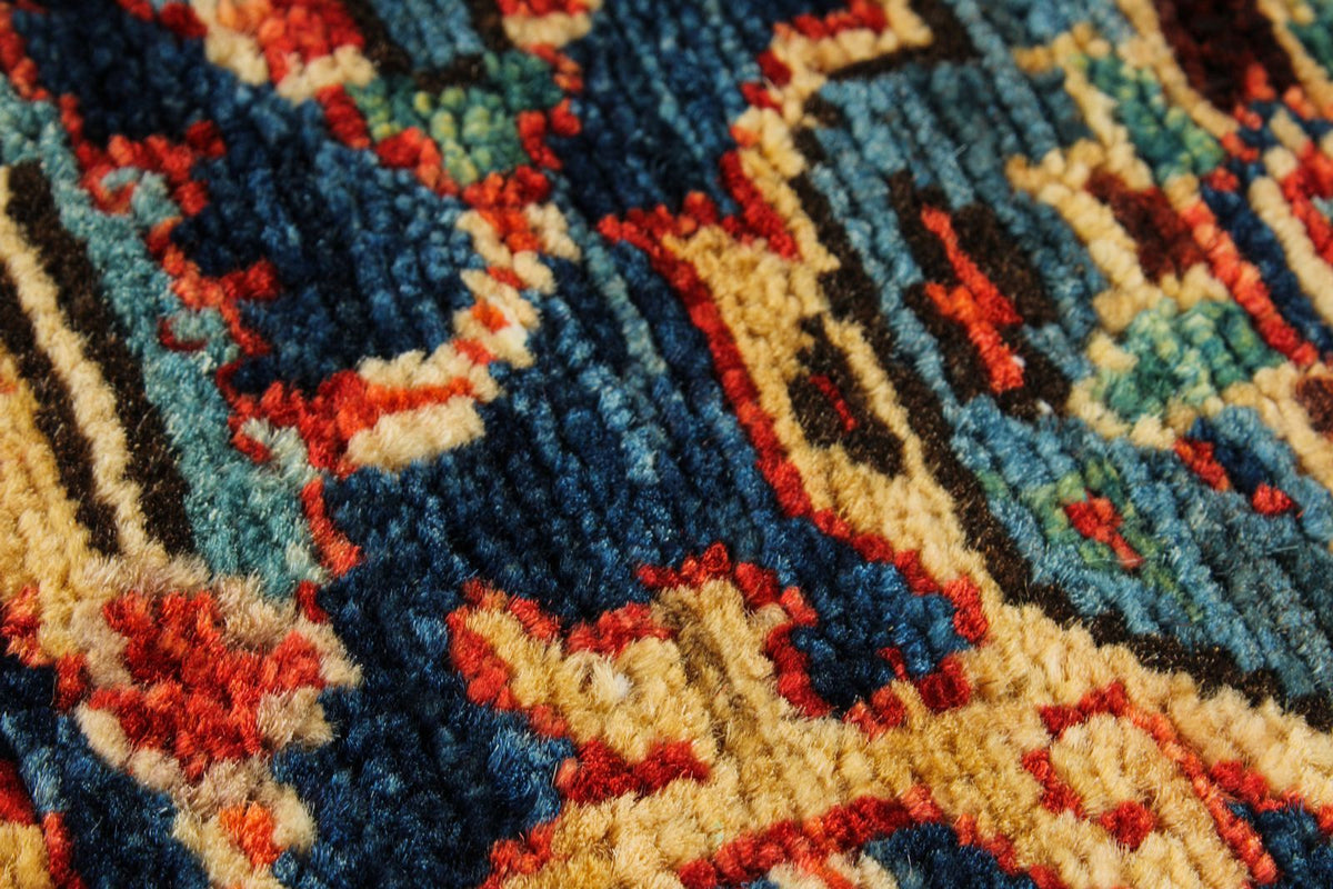 4x6 Red and Navy Traditional Rug