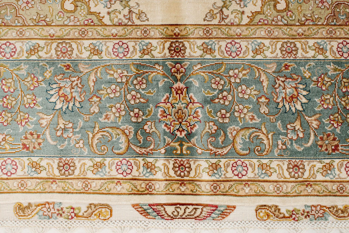 5x7 Ivory and Blue Turkish Silk Rug