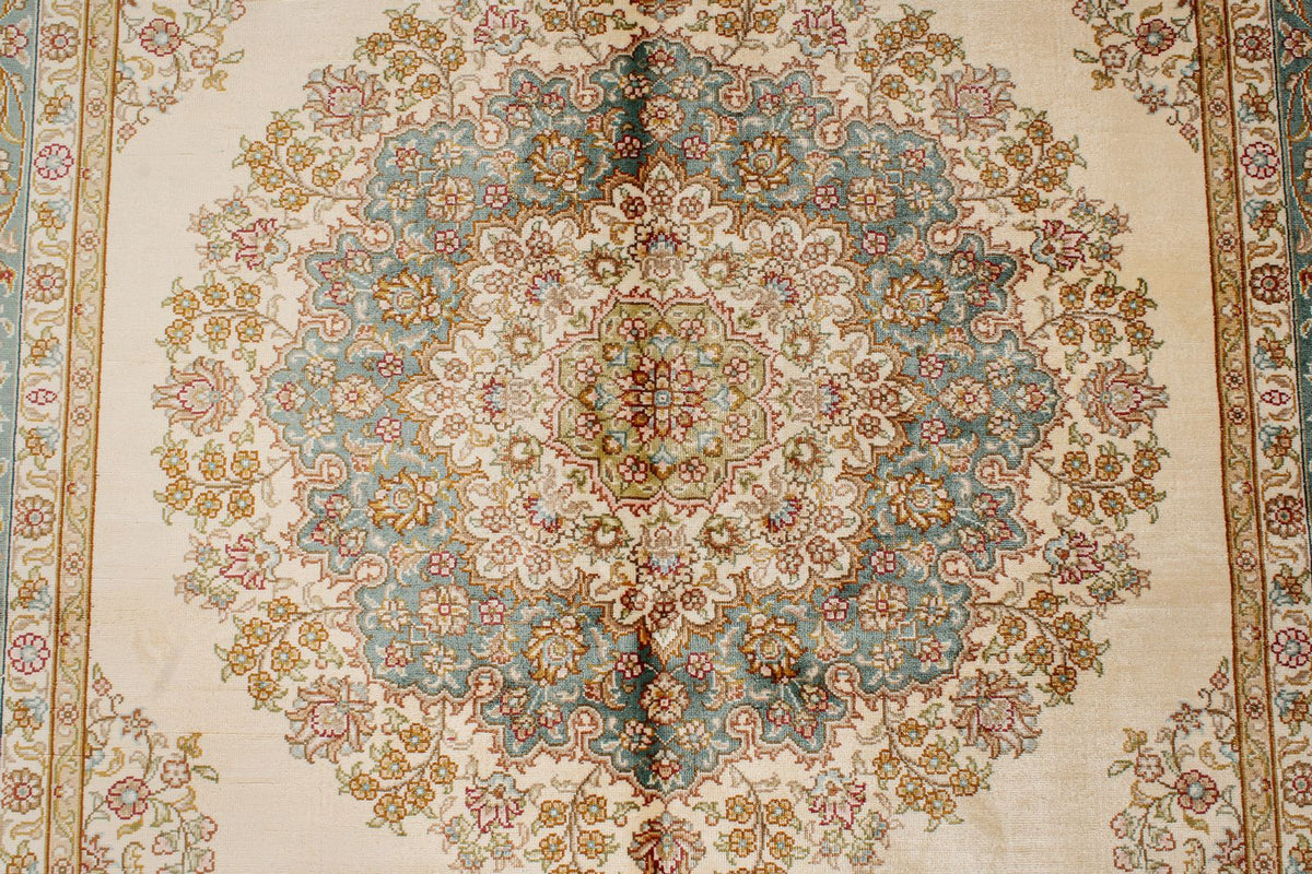 5x7 Ivory and Blue Turkish Silk Rug