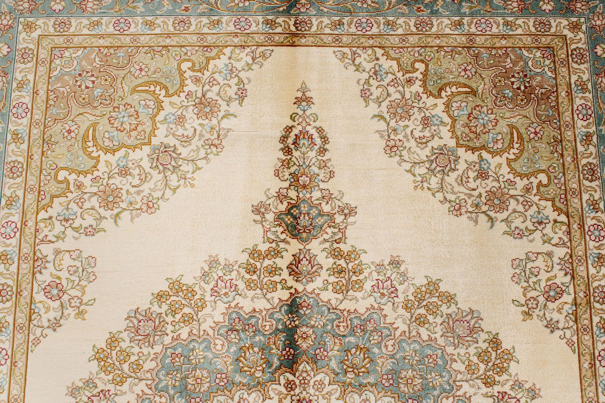5x7 Ivory and Blue Turkish Silk Rug