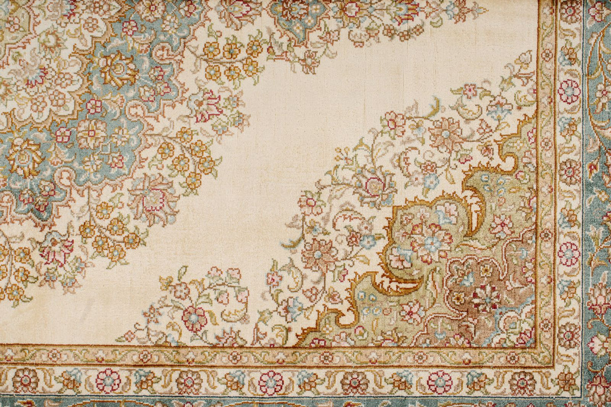 5x7 Ivory and Blue Turkish Silk Rug