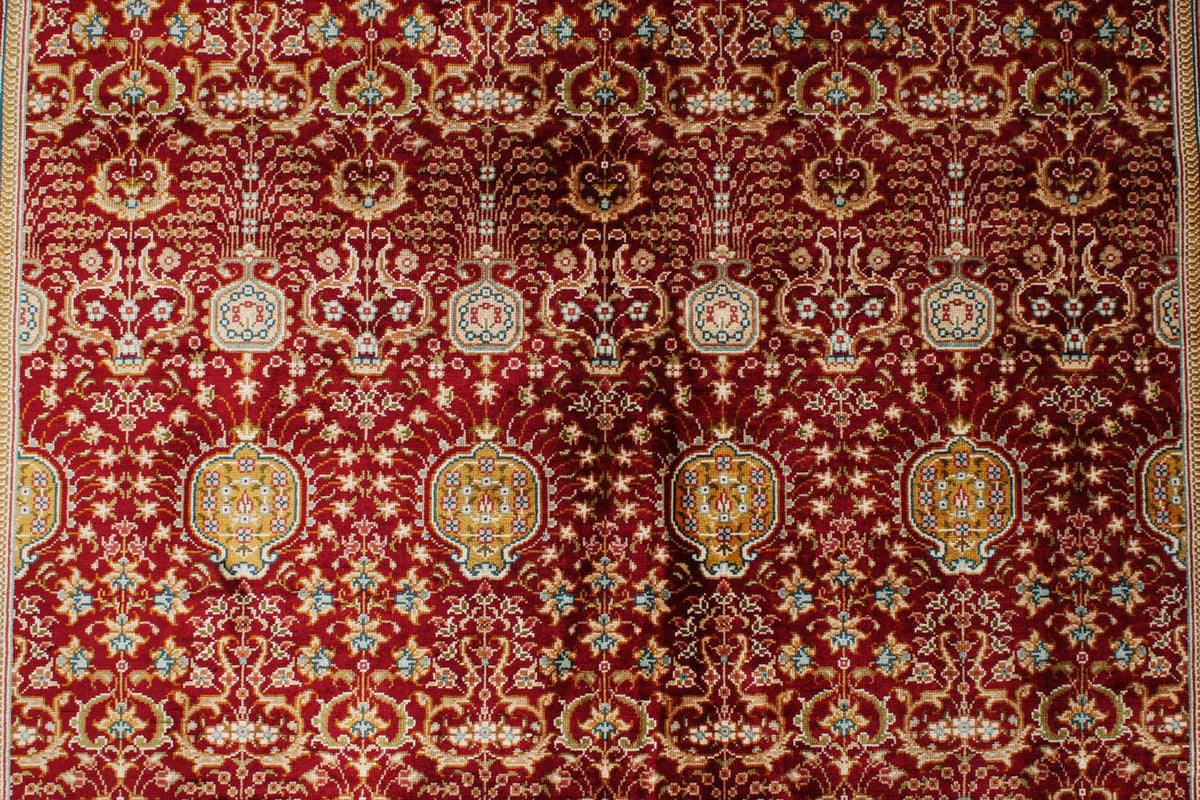 5x7 Red and Ivory Turkish Silk Rug