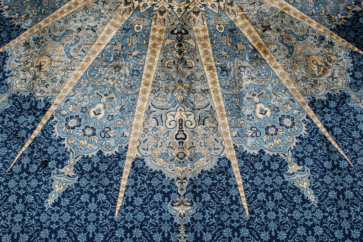 6x9 Blue and Ivory Turkish Silk Rug