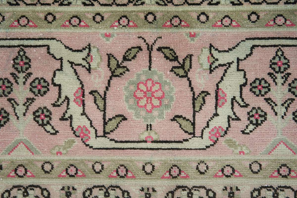 9x12 Ivory and Pink Turkish Milas Rug