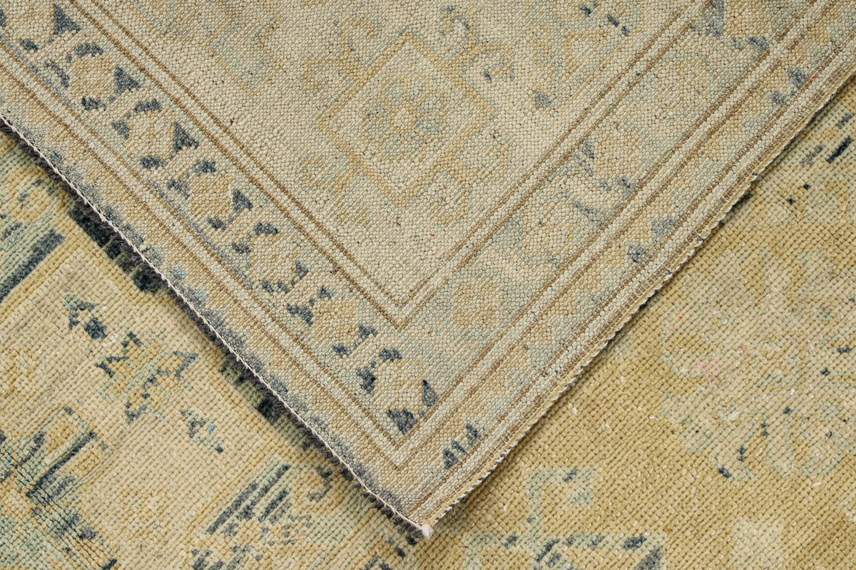 6x9 Brown and Ivory Persian Rug