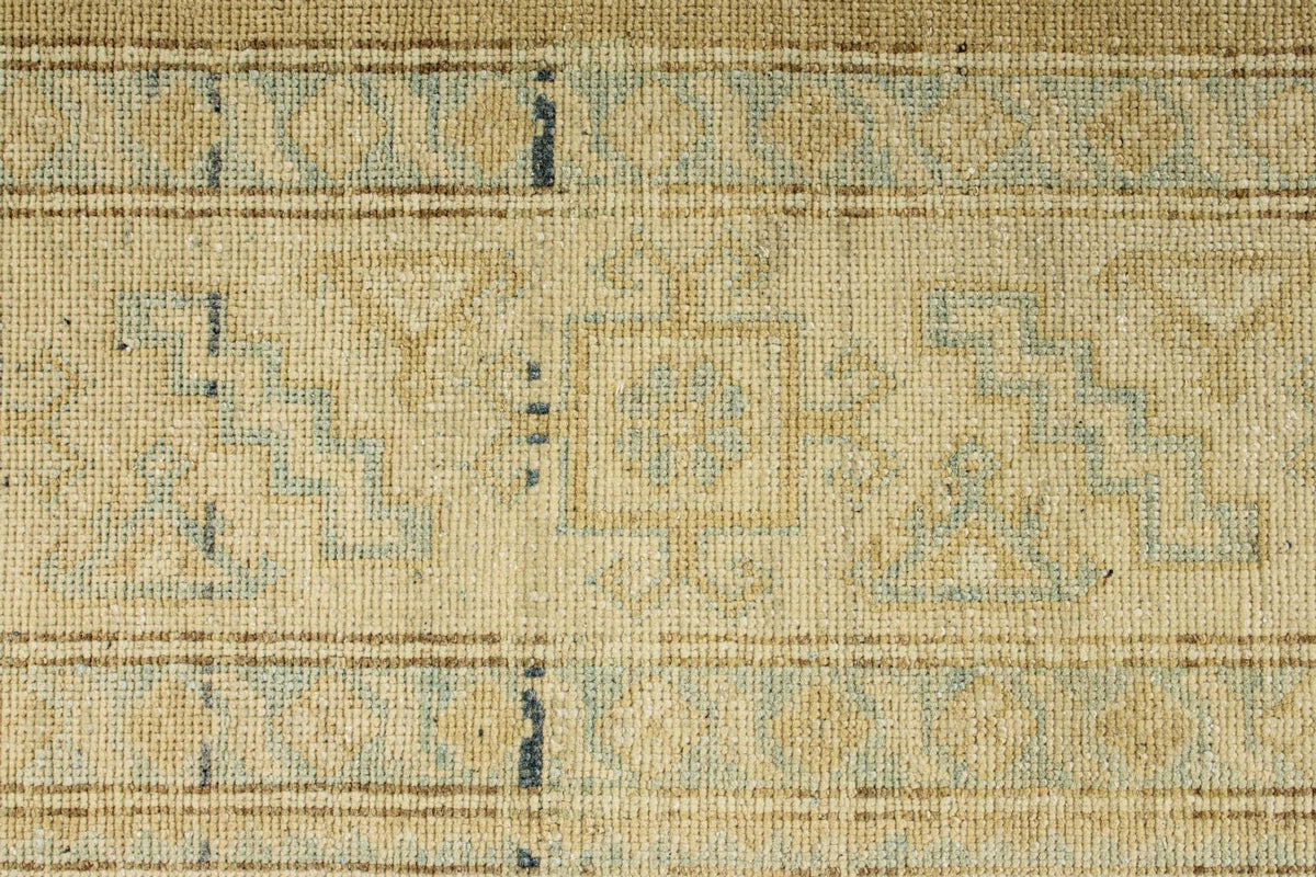 6x9 Brown and Ivory Persian Rug